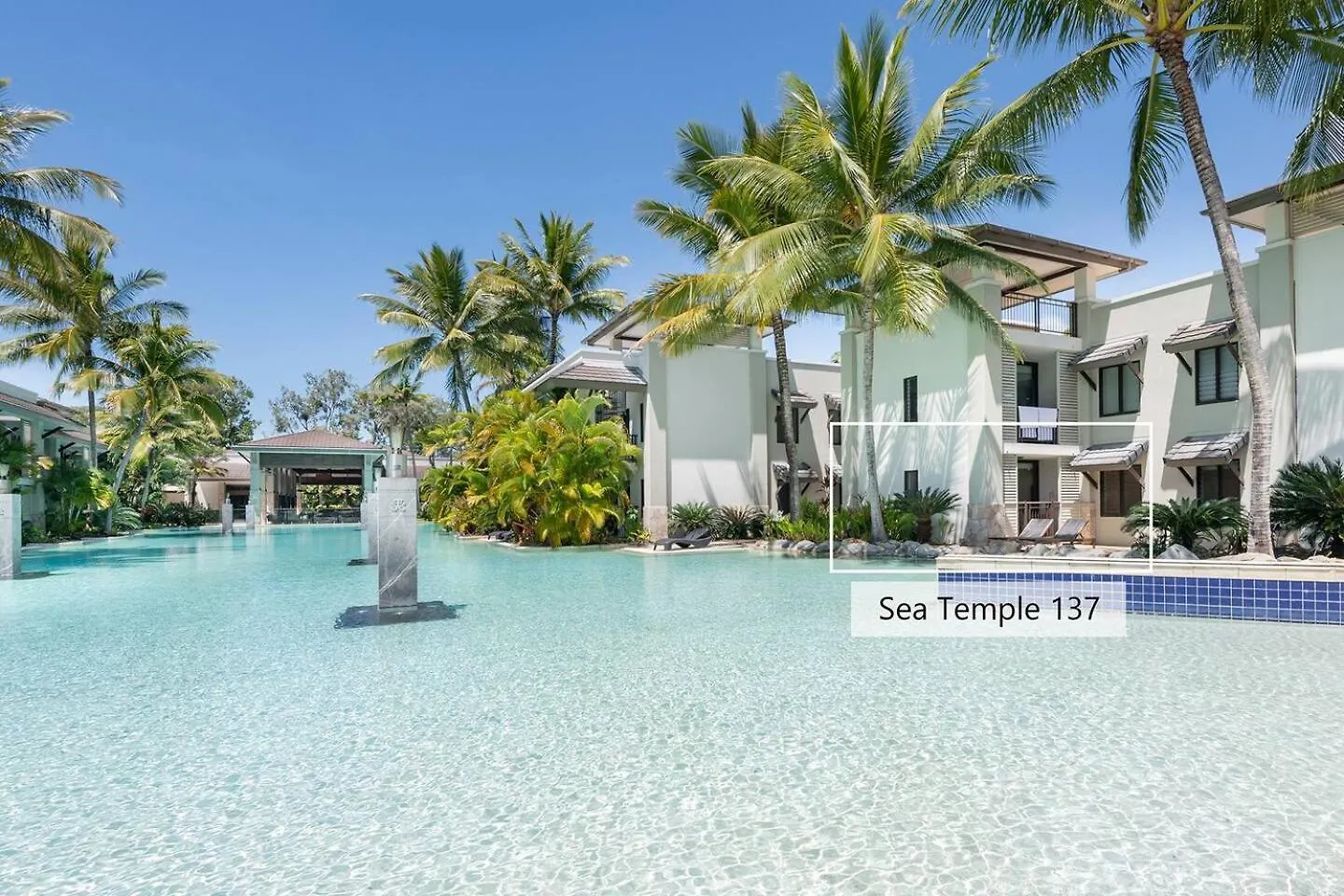 Poolside Relaxation - Resort Retreat With Beach Access Port Douglas Australia