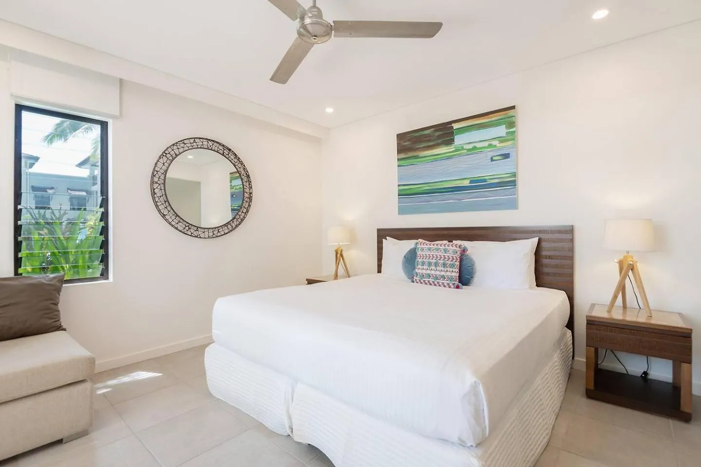 Apartment Poolside Relaxation - Resort Retreat With Beach Access Port Douglas